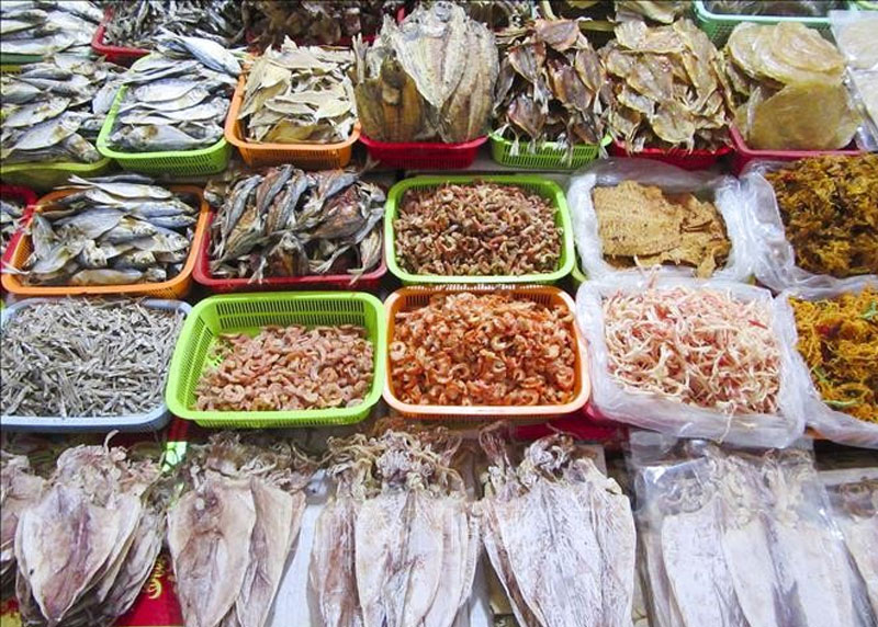 Nhận gửi khô cá, khô mực, tôm khô đi Mỹ giá rẻ tại Tp.HCM