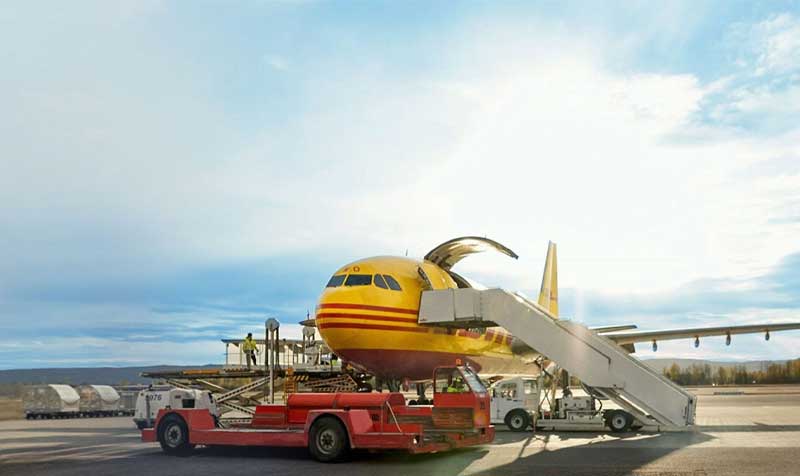 DHL – Phù hợp khi ưu tiên tốc độ và khả năng xử lý quốc tế