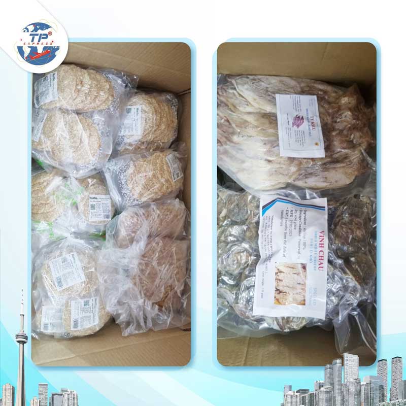 Đóng gói thực phẩm khô.