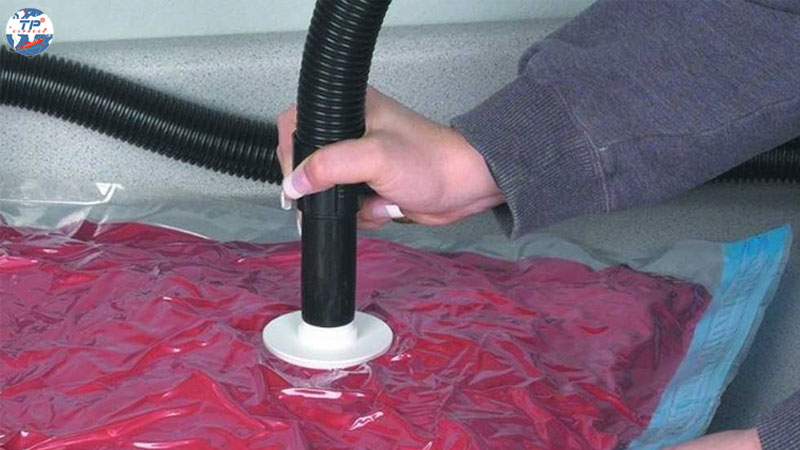 Hút chân không để giảm thể tích thùng hàng